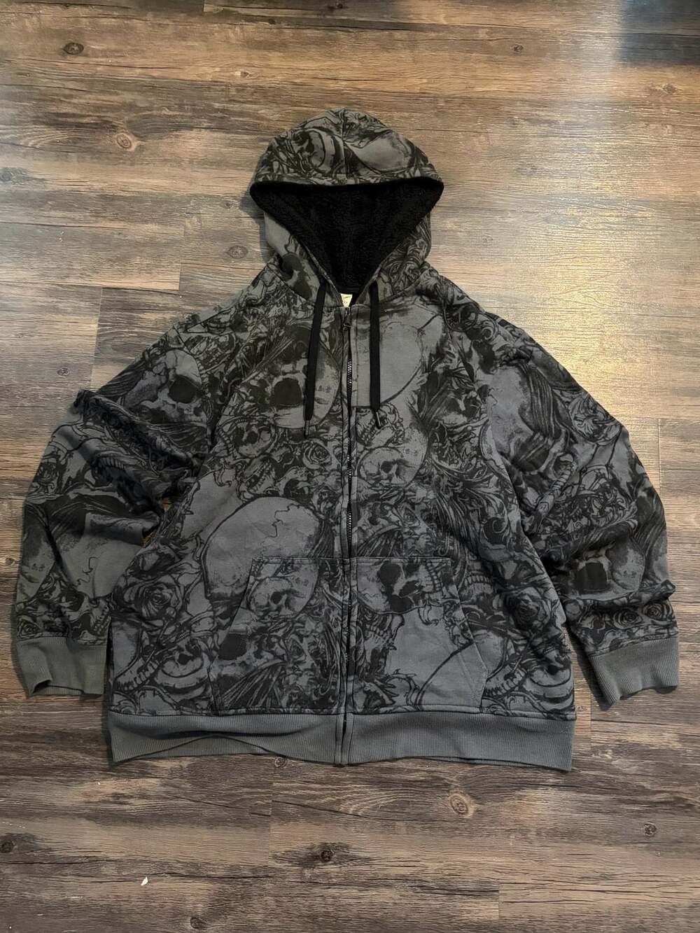 Faded Glory Skull Zip-Up Hoodie Size L Sherpa Lined AOP